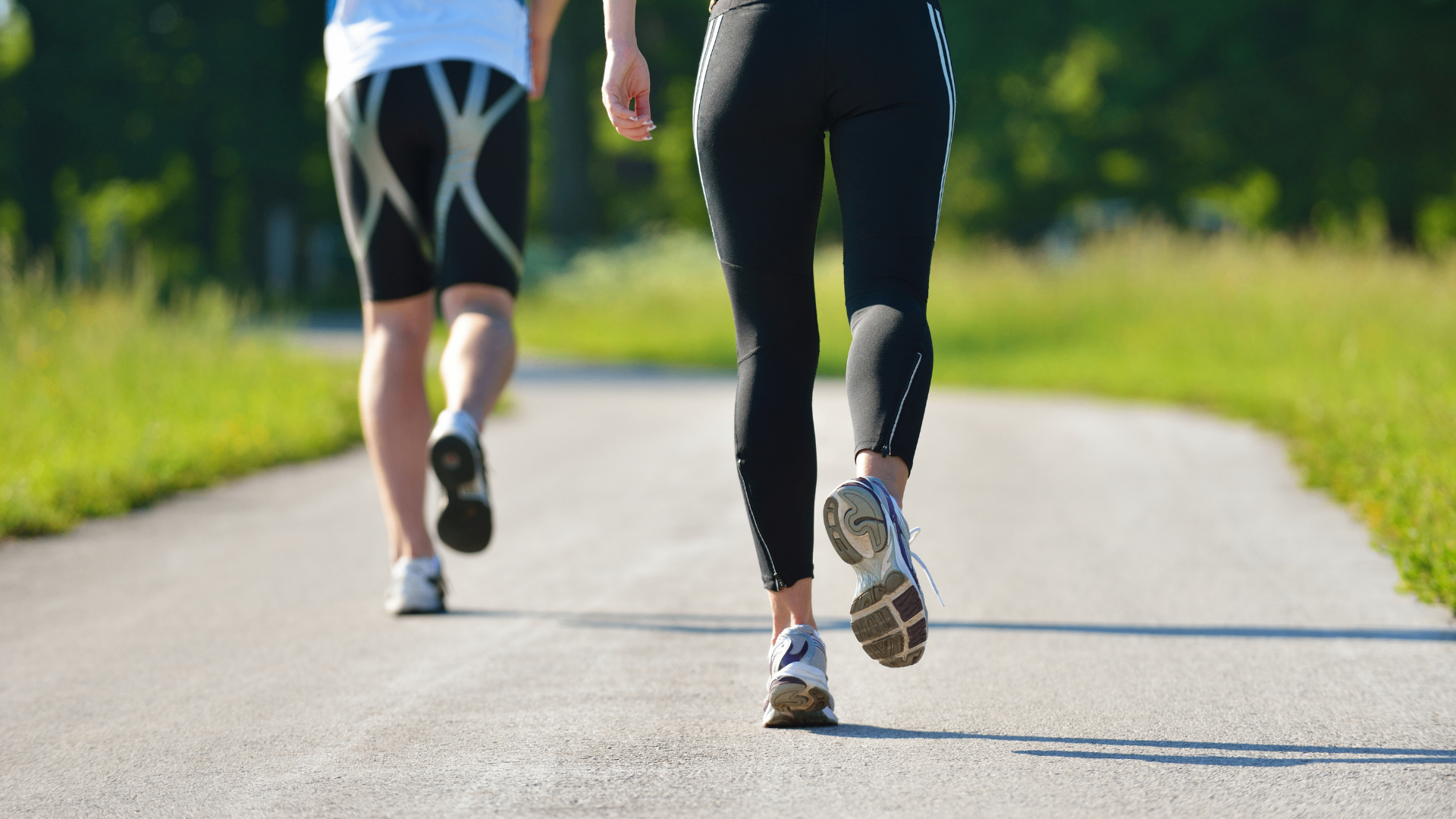 Two runners on a sunlit path, the InnoShape 14-day reset in motion